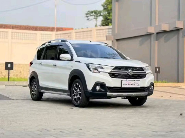 Suzuki XL7 1.5 Alpha AT 2020 bekas warna putih - CMBET